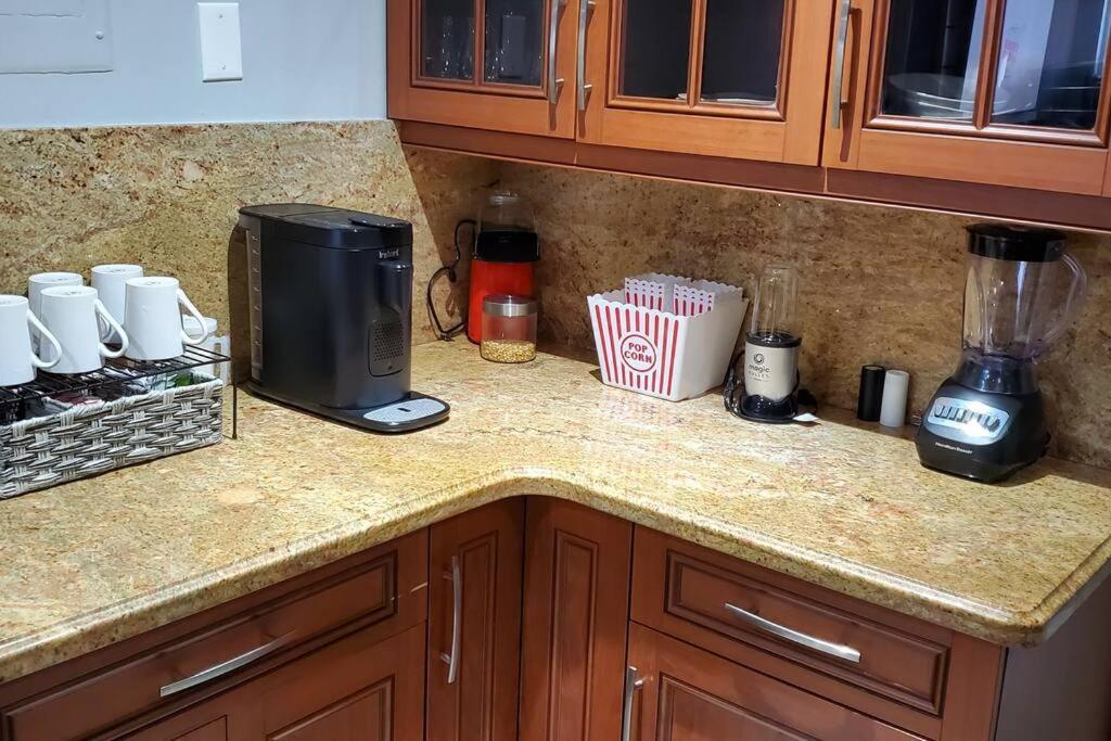 Fully Furnished, Beautiful, Spacious Two Bedroom Condo Lauderhill Eksteriør billede