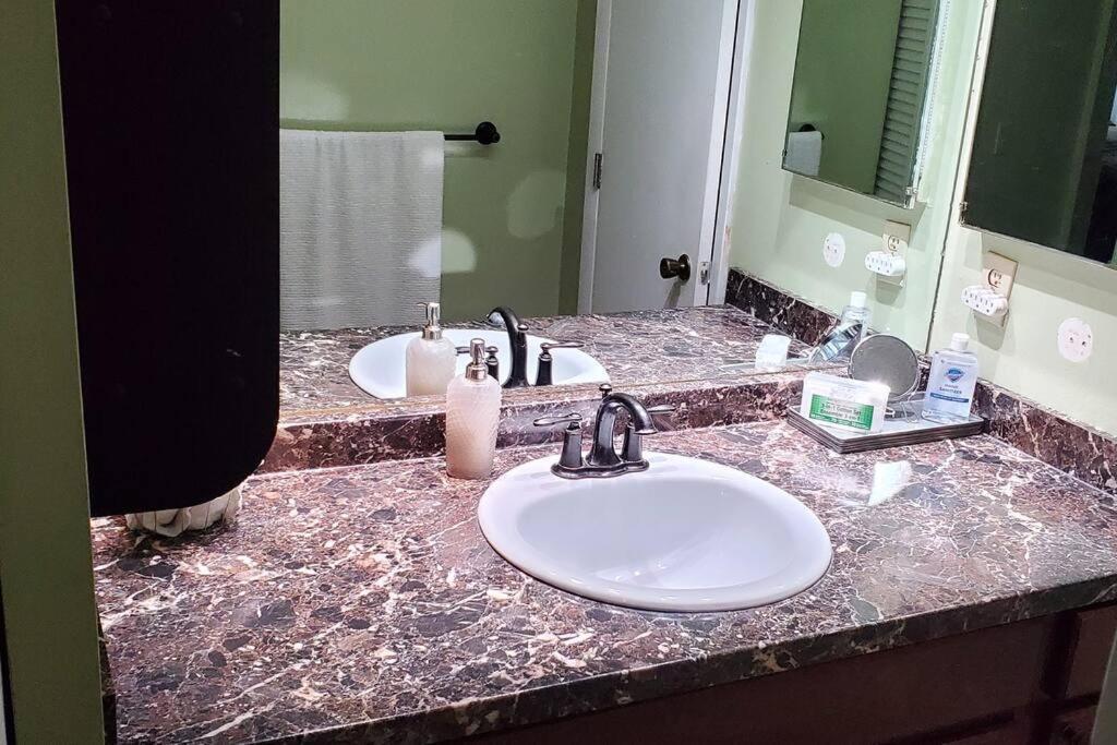 Fully Furnished, Beautiful, Spacious Two Bedroom Condo Lauderhill Eksteriør billede