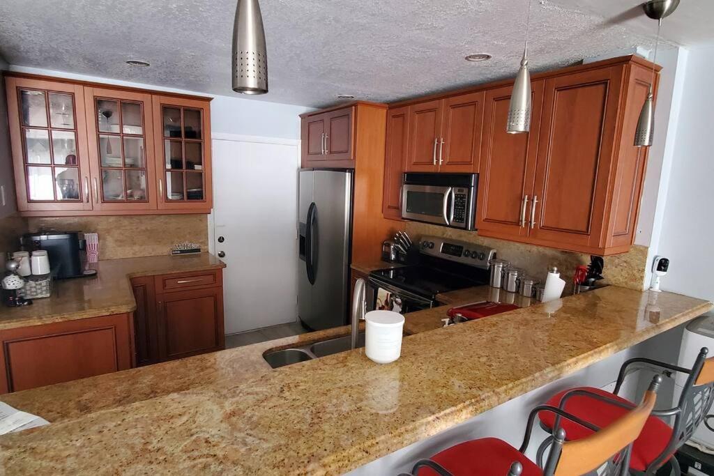 Fully Furnished, Beautiful, Spacious Two Bedroom Condo Lauderhill Eksteriør billede